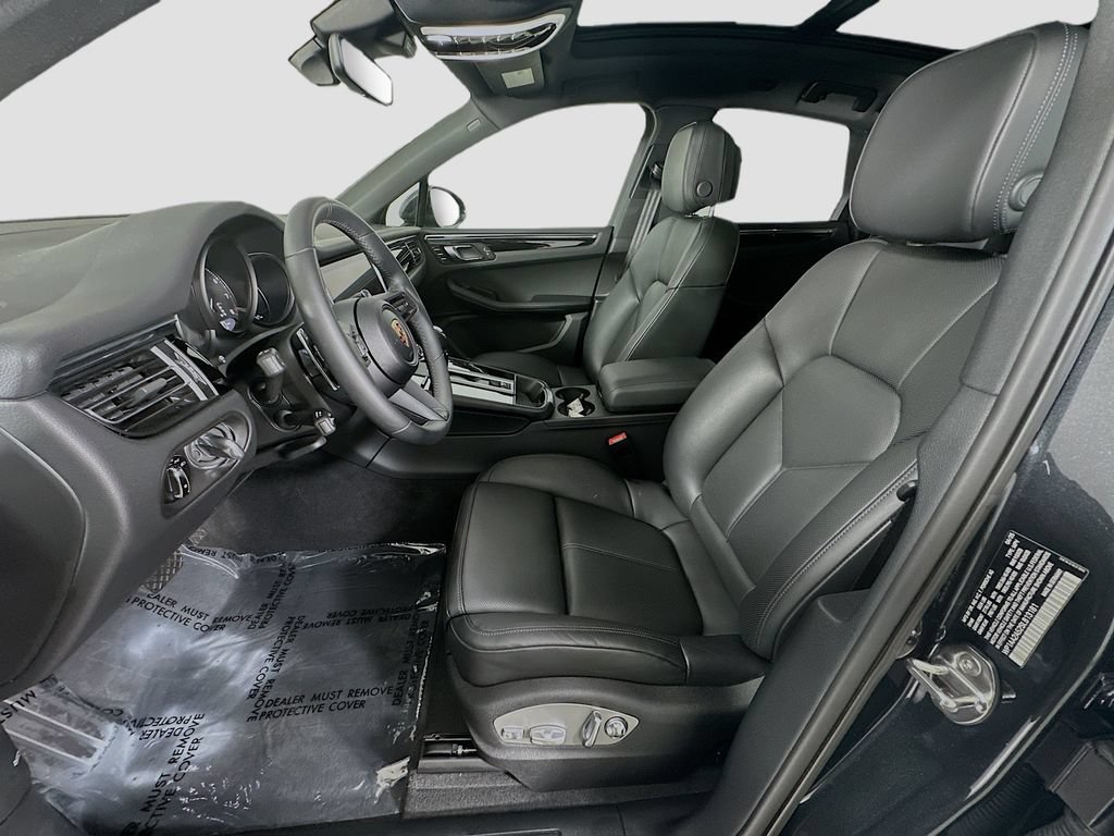 New 2025 Porsche Macan AWD/4WD image 5