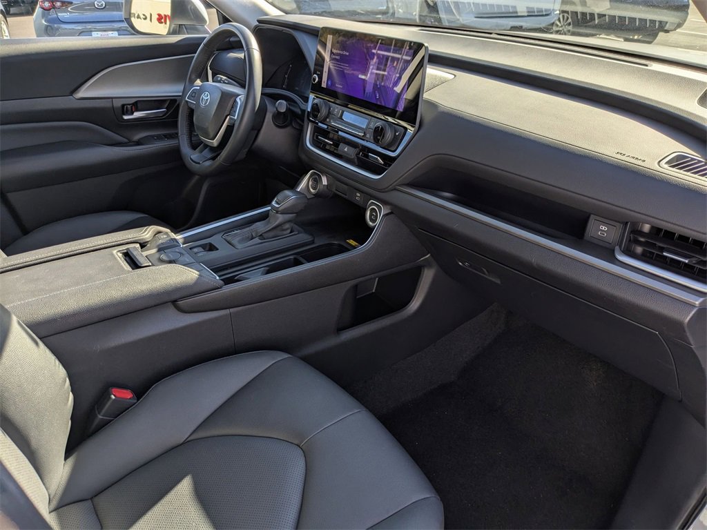 Used 2025 Toyota Grand Highlander FWD image 35