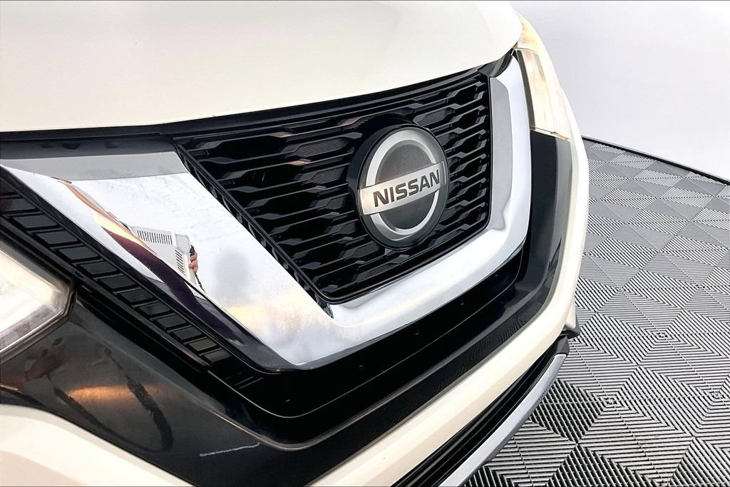 Used 2019 Nissan Rogue SV w/ Premium Package FWD image 30