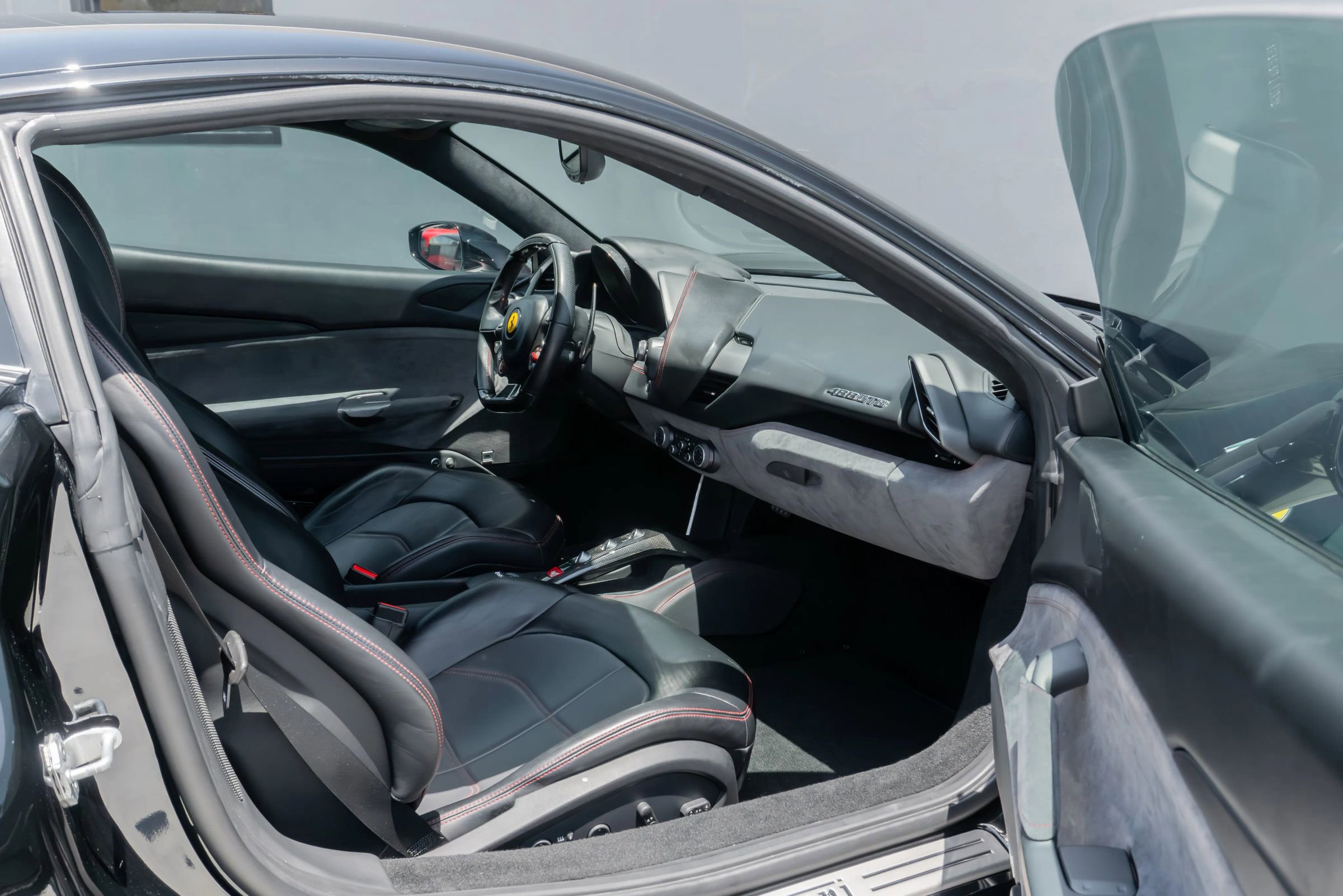 Used 2018 Ferrari 488 GTB RWD image 60