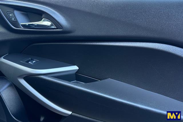 Used 2024 Chevrolet Trax LS w/ LS Convenience Package image 19