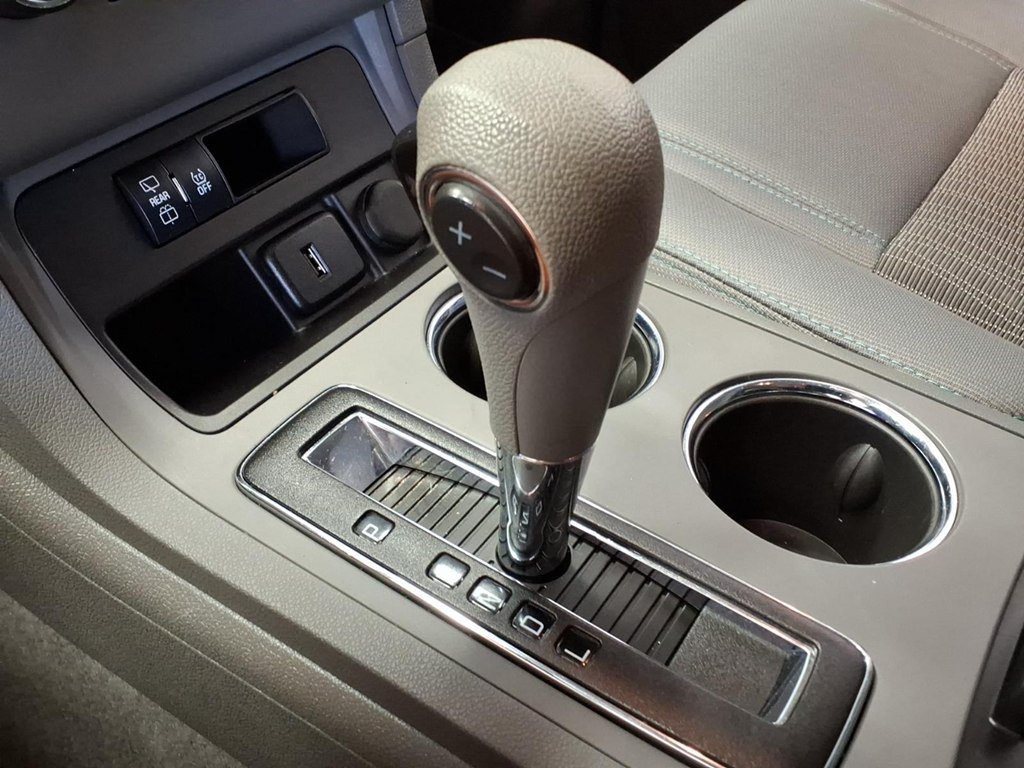 Used 2015 Chevrolet Traverse AWD LS image 16