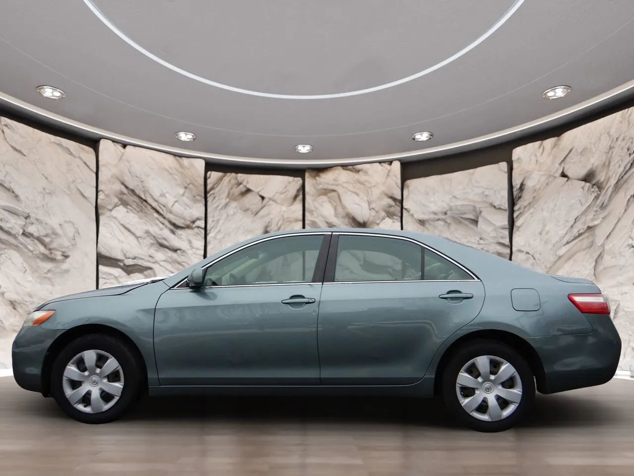 Used 2009 Toyota Camry LE FWD image 10