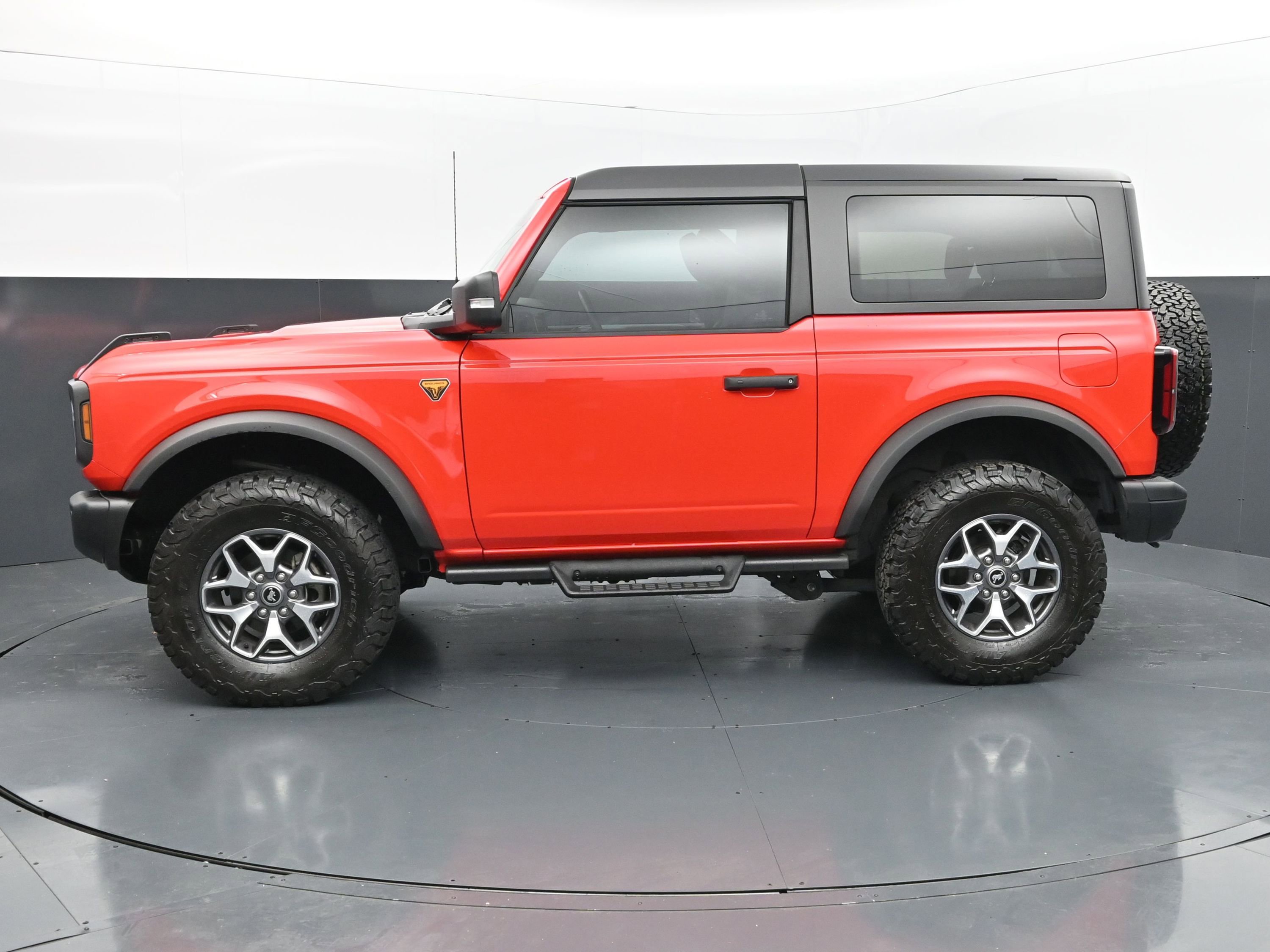 Used 2023 Ford Bronco Badlands AWD/4WD image 2