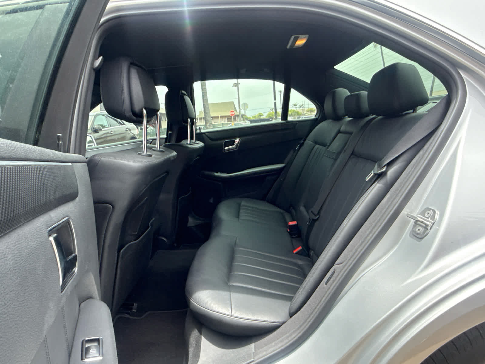 Used 2010 Mercedes-Benz E 550 Sedan image 14