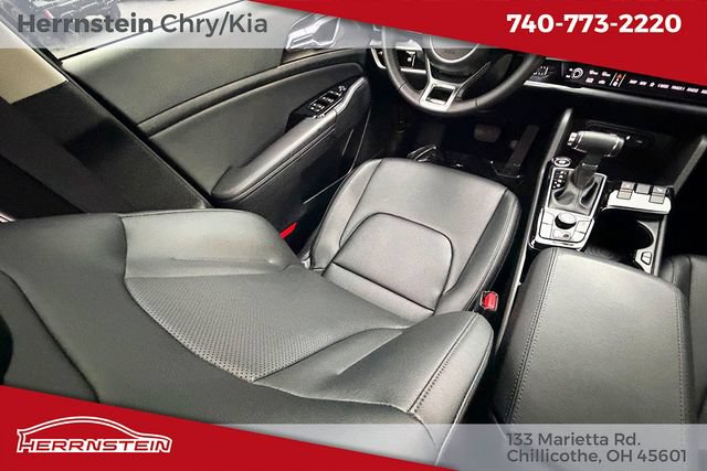 Used 2025 Kia Sportage EX AWD/4WD image 9
