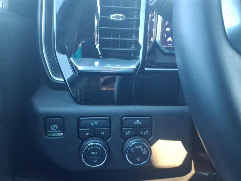 Used 2024 Chevrolet Silverado 1500 LT image 13
