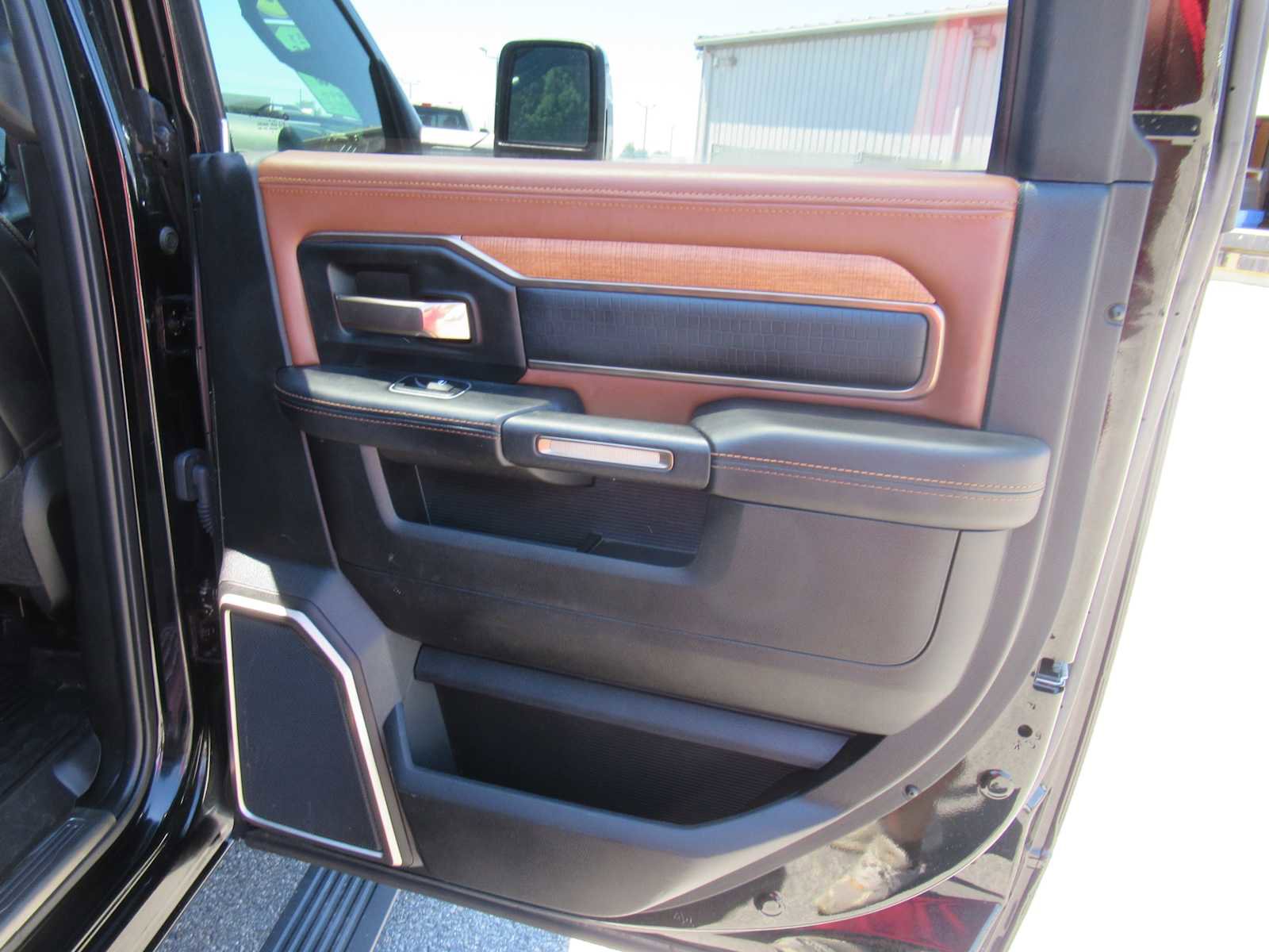 Used 2023 RAM 3500 Limited AWD/4WD image 21