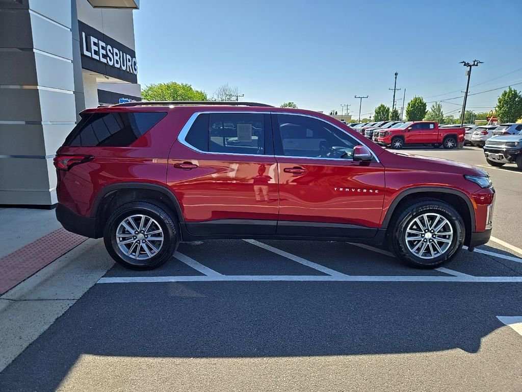 Used 2023 Chevrolet Traverse LT FWD image 8