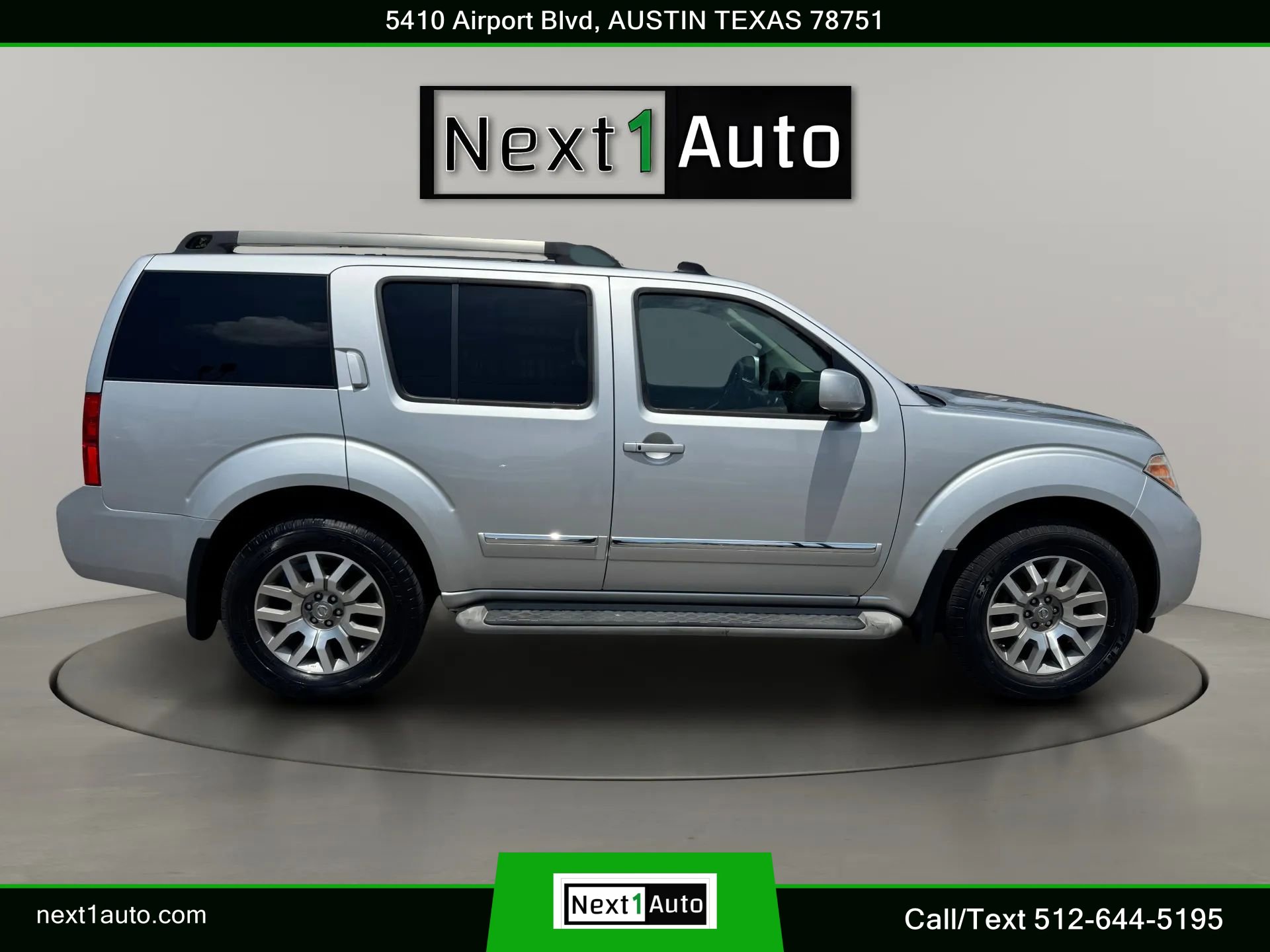 Used 2012 Nissan Pathfinder LE AWD/4WD image 4