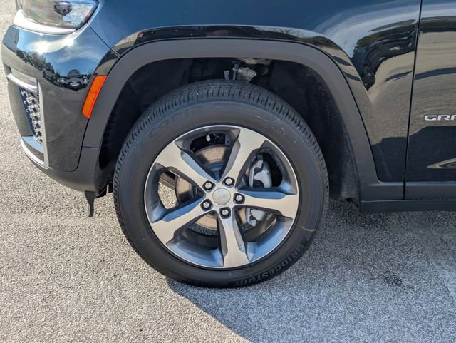 New 2026 Jeep Grand Cherokee Limited w/ Luxury Tech Group II RWD image 10