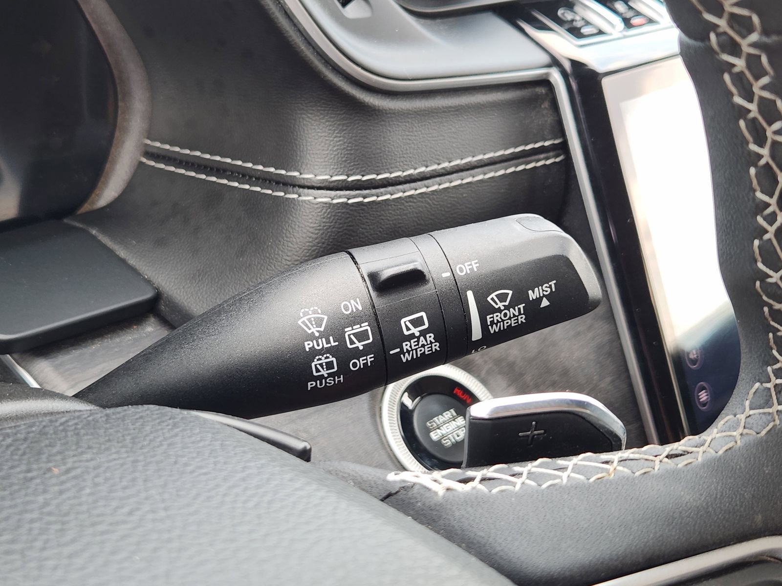 Used 2023 Jeep Grand Cherokee Limited AWD/4WD image 37