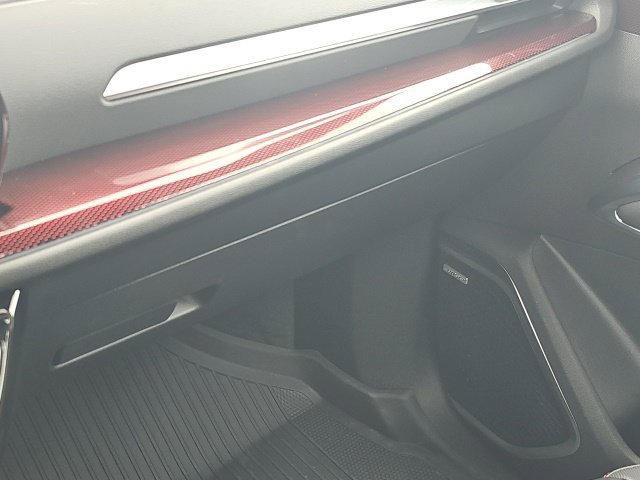 Used 2024 Chevrolet Traverse RS FWD image 32