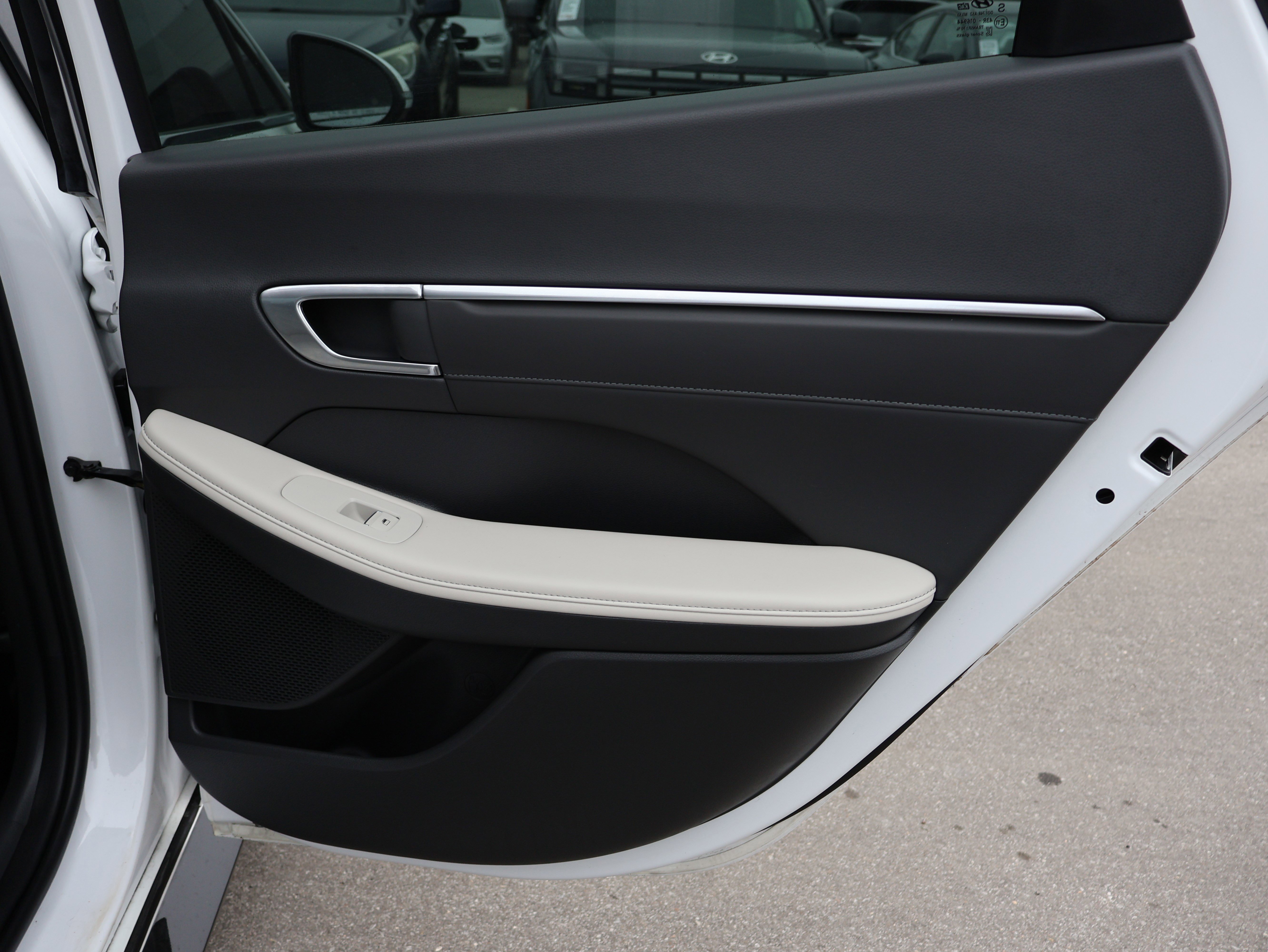 Used 2023 Hyundai Sonata Limited image 12