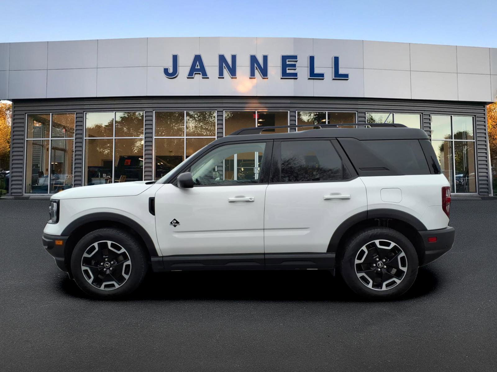 Used 2021 Ford Bronco Sport Outer Banks image 8