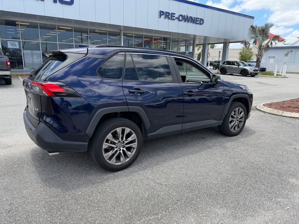 Used 2023 Toyota RAV4 XLE Premium FWD image 3