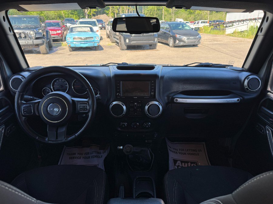 Used 2016 Jeep Wrangler Unlimited Sahara AWD/4WD image 21