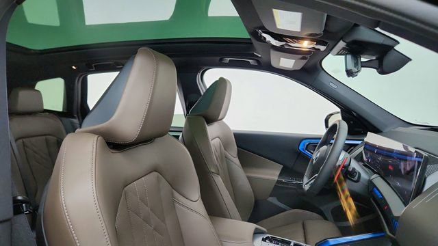 Used 2025 BMW X3 M50 w/ Premium Package image 22