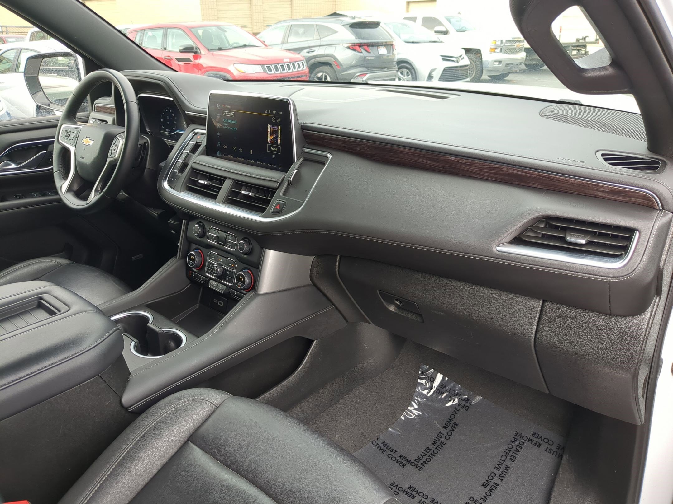 Used 2024 Chevrolet Suburban LT image 34