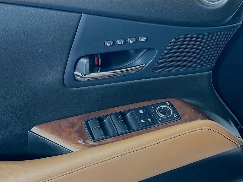 Used 2015 Lexus RX 450h AWD image 10