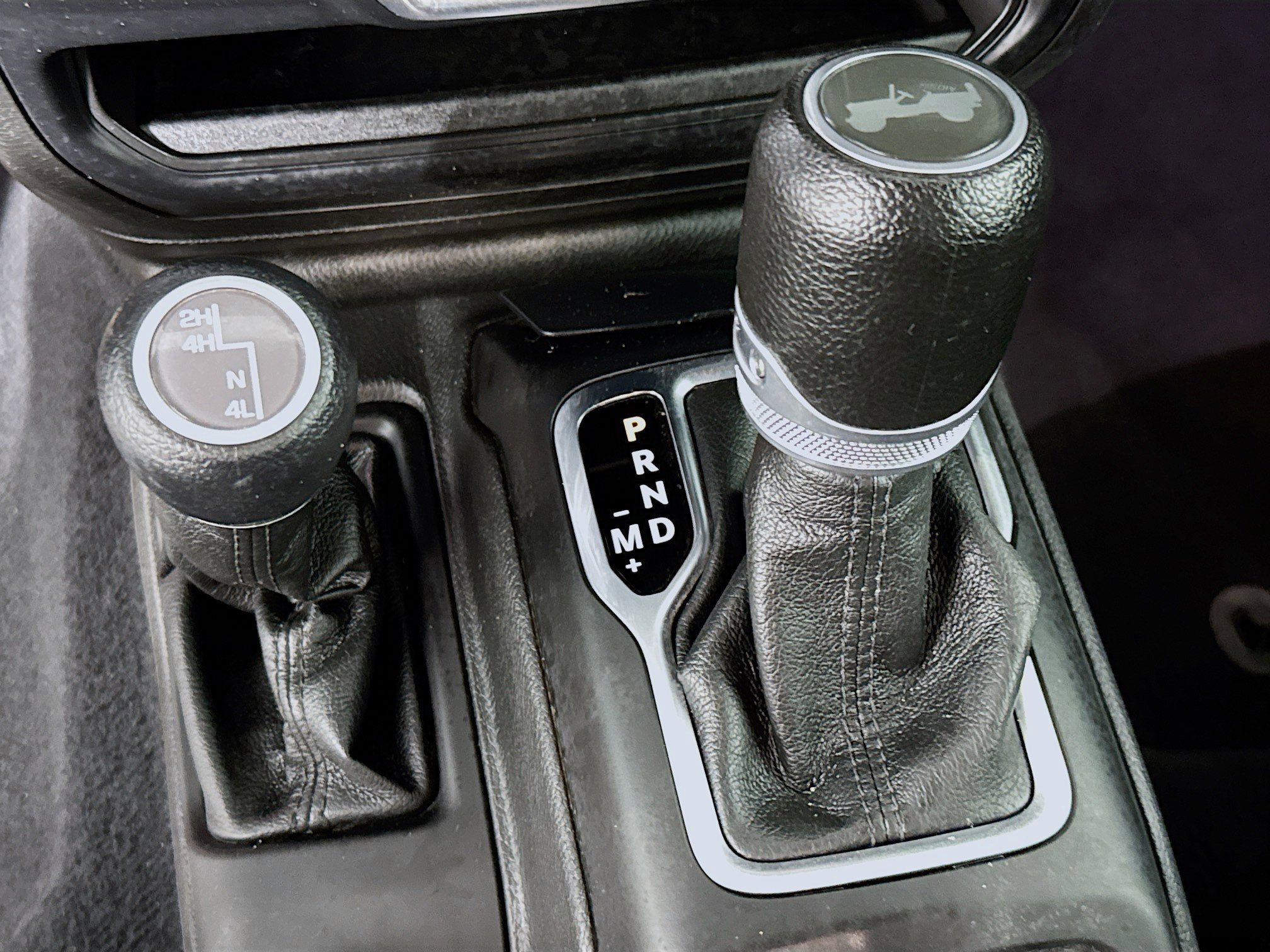 Used 2023 Jeep Wrangler Sport image 19