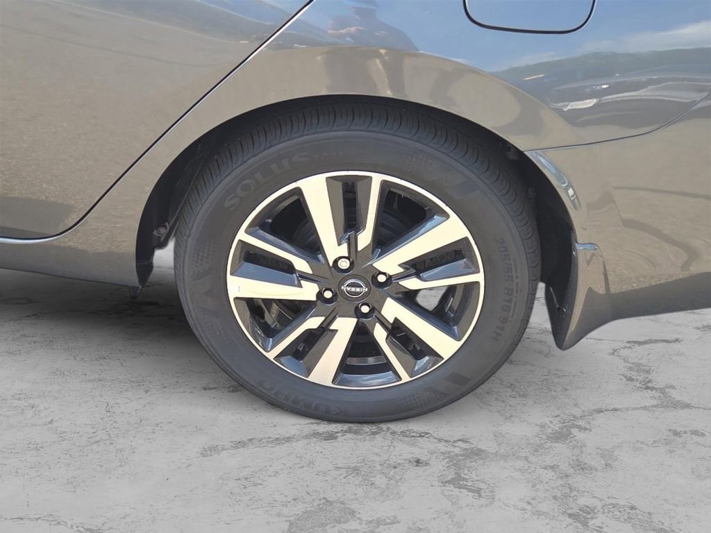 New 2025 Nissan Versa SV w/ Trunk Package image 5