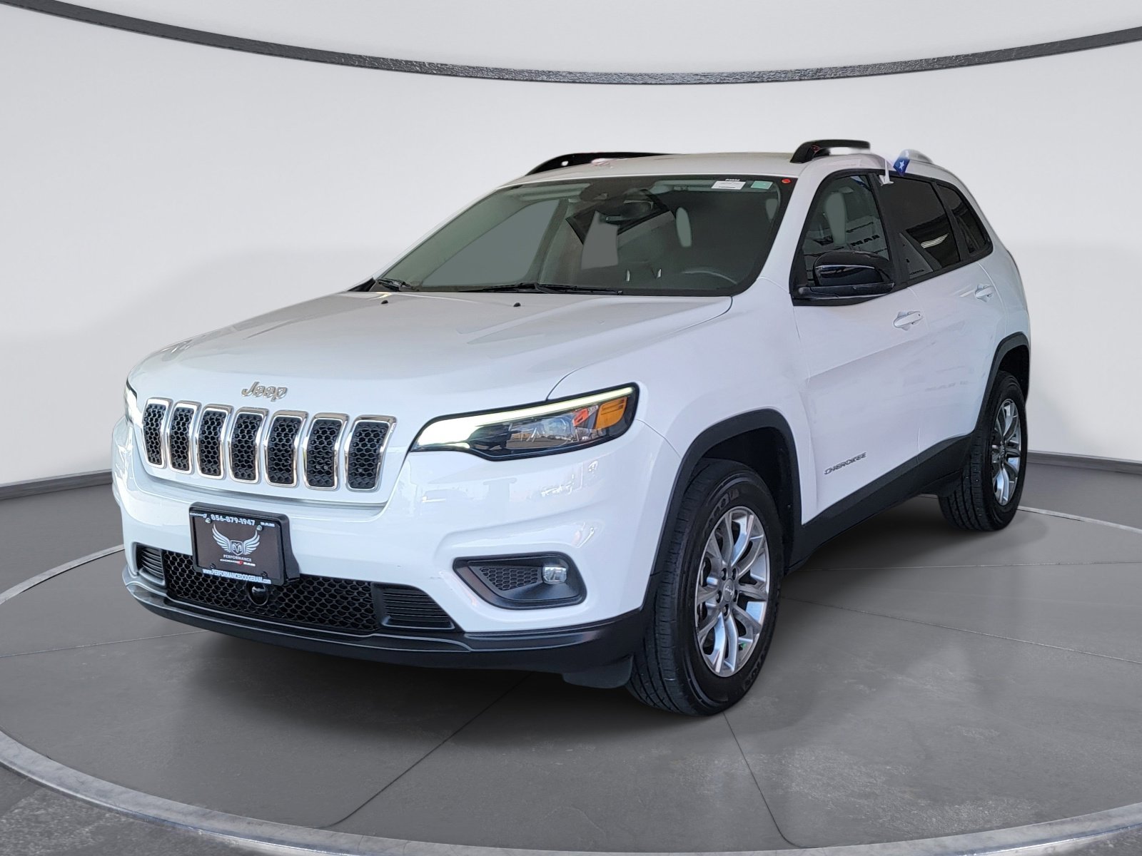 Used 2022 Jeep Cherokee Latitude Lux w/ Mopar Interior Package AWD/4WD image 3