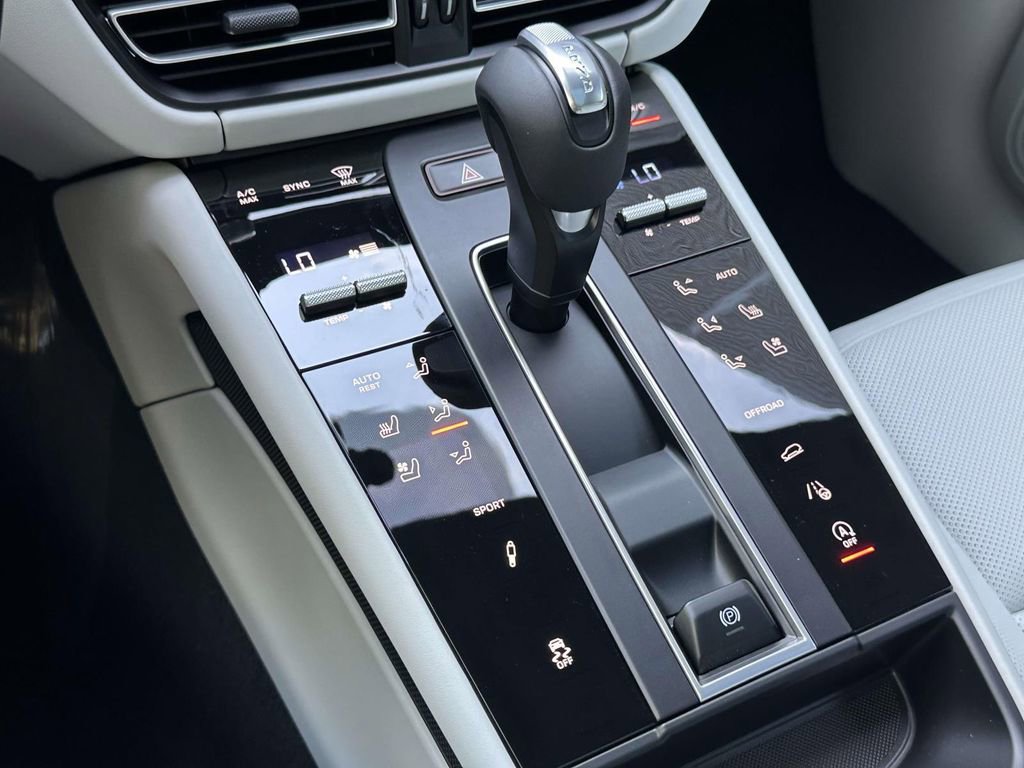 Certified 2025 Porsche Macan S AWD/4WD image 25