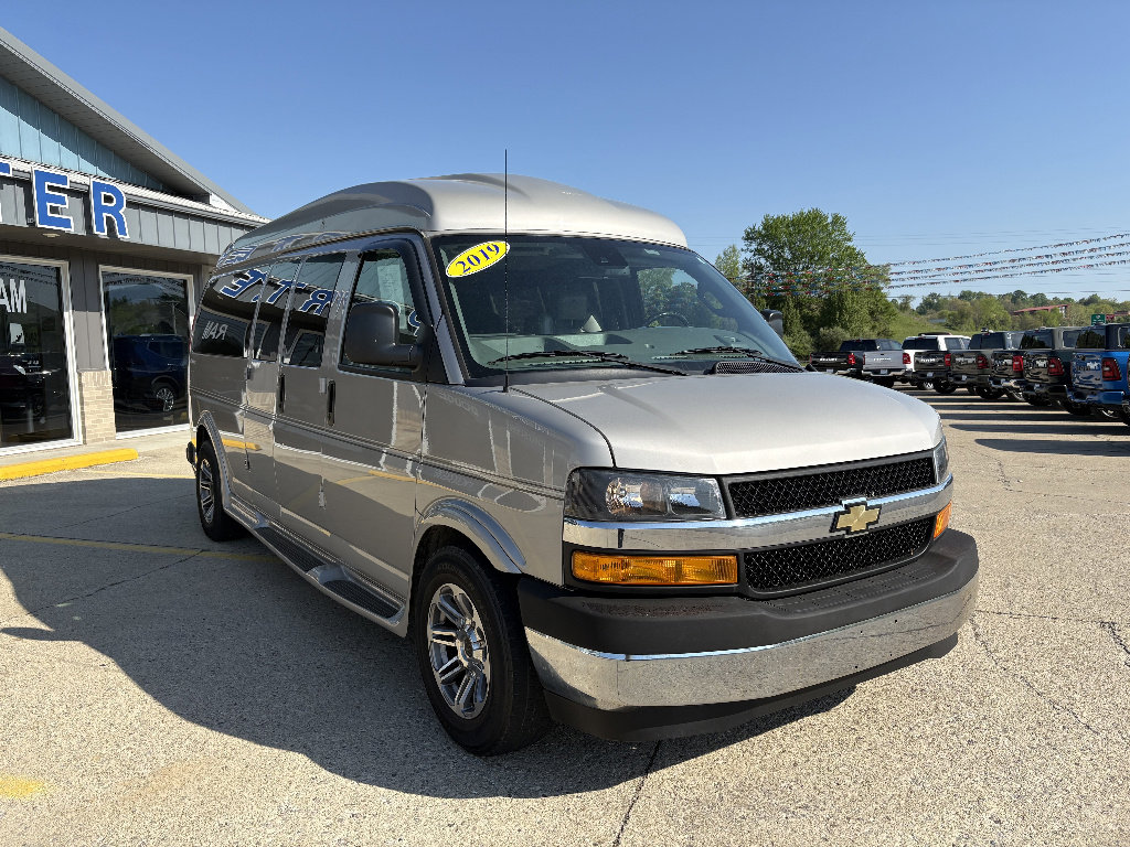 Used 2019 Chevrolet Express 2500 Extended w/ Enhanced Convenience Package RWD image 7