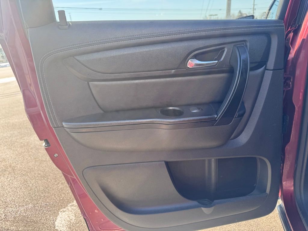 Used 2017 Chevrolet Traverse LT w/ Style and Technology Package image 25