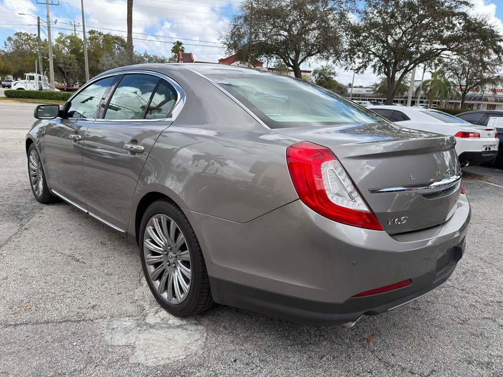 Used 2015 Lincoln MKS image 3