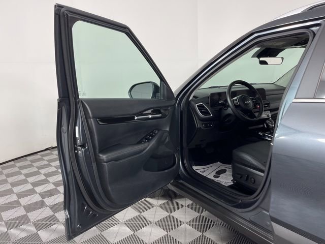 Used 2024 Kia Seltos EX AWD/4WD image 17