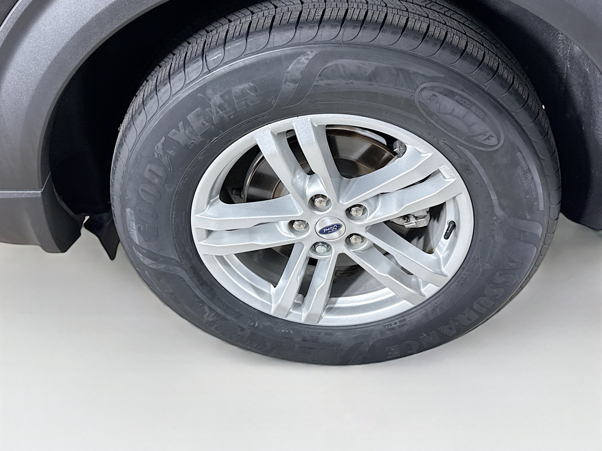 Used 2023 Ford Explorer XLT RWD image 37