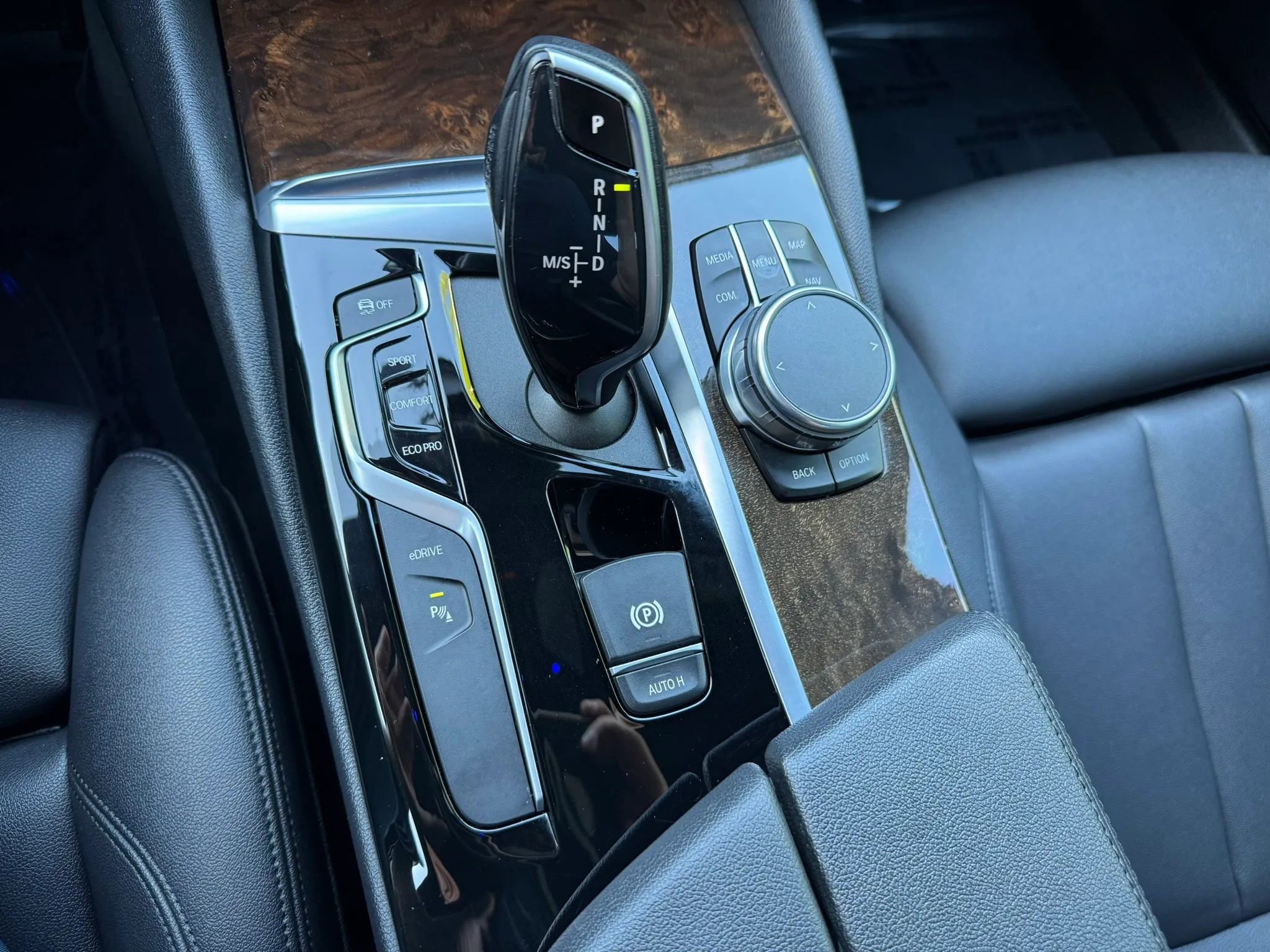 Used 2019 BMW 530e xDrive AWD/4WD image 37