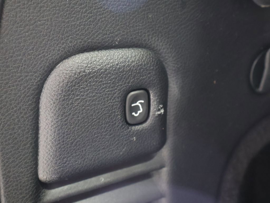 Used 2015 Jeep Grand Cherokee Overland w/ Advanced Technology Group image 23