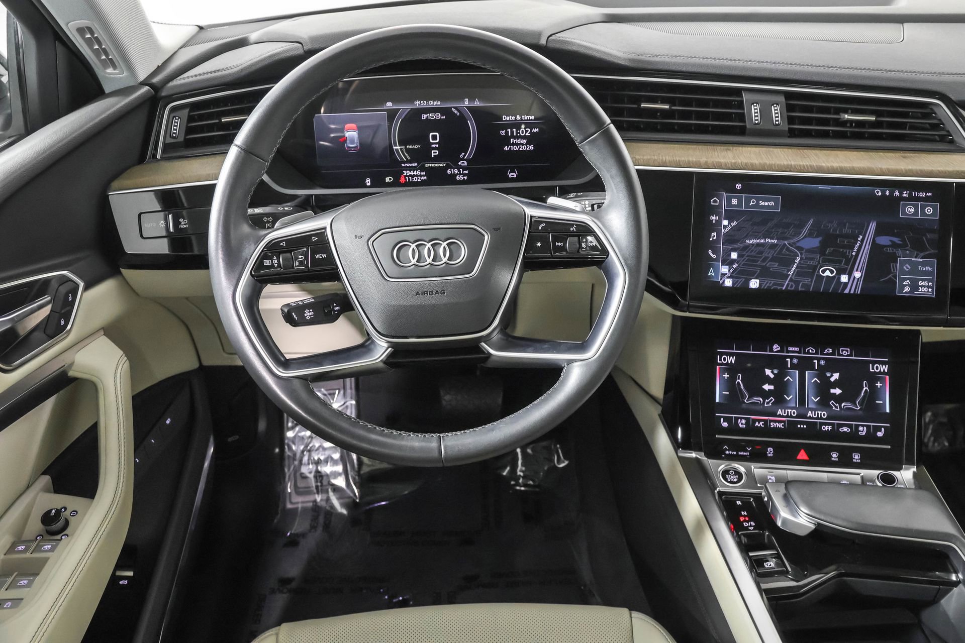 Used 2024 Audi Q8 e-tron Premium Plus w/ Premium Plus Package image 41