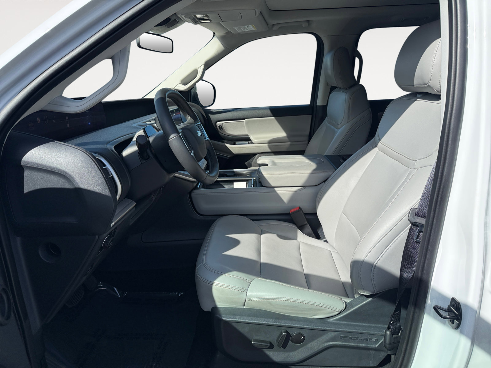 Certified 2025 Ford Expedition Active image 10