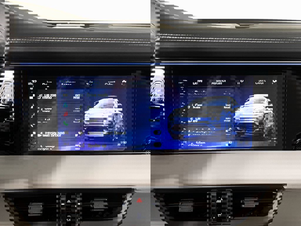 New 2025 Porsche Macan Turbo Electric image 34