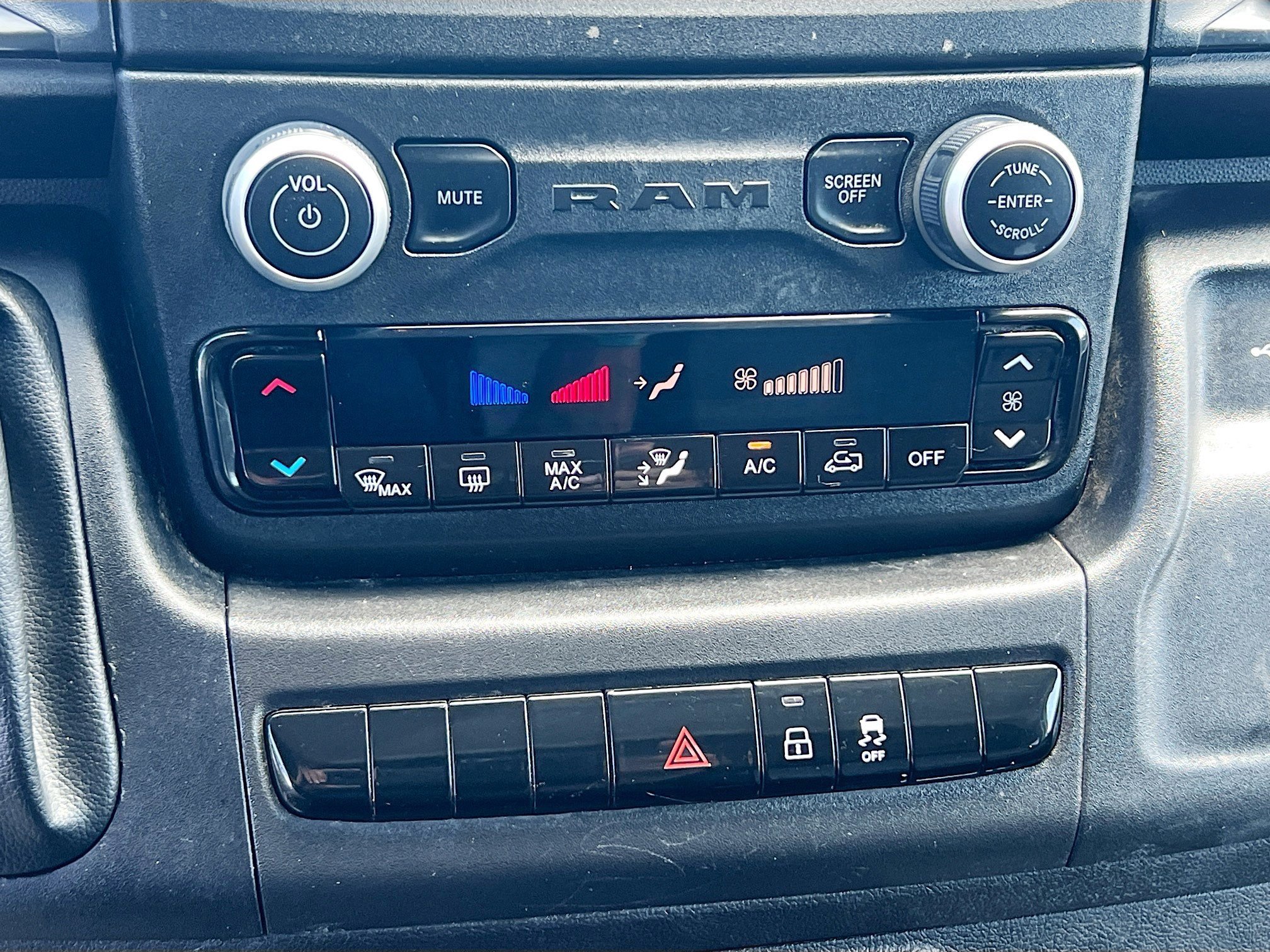 Used 2022 RAM ProMaster 3500 FWD image 25
