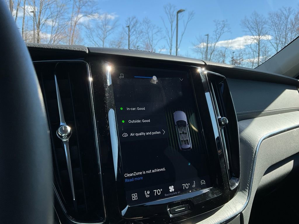 Certified 2025 Volvo XC60 B5 Ultra image 23