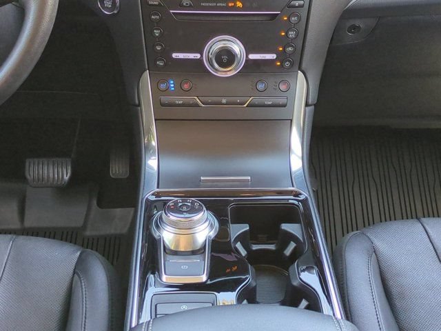 Used 2019 Ford Edge Titanium w/ Equipment Group 301A AWD/4WD image 17