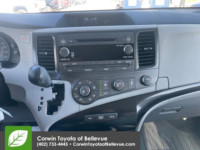 Used 2011 Toyota Sienna LE w/ Towing Pkg image 12