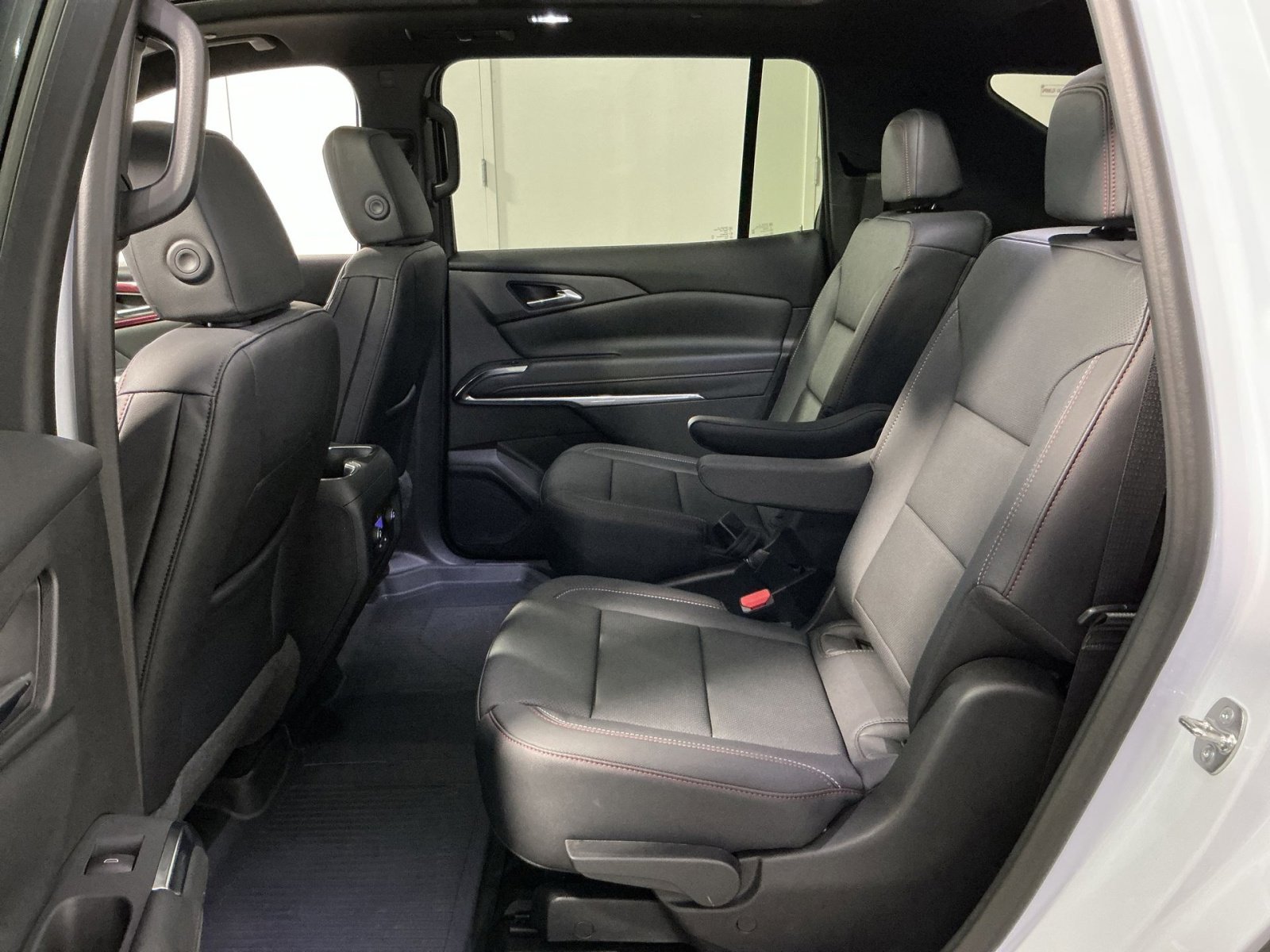 New 2026 Chevrolet Traverse Z71 w/ Driver Confidence Package image 32