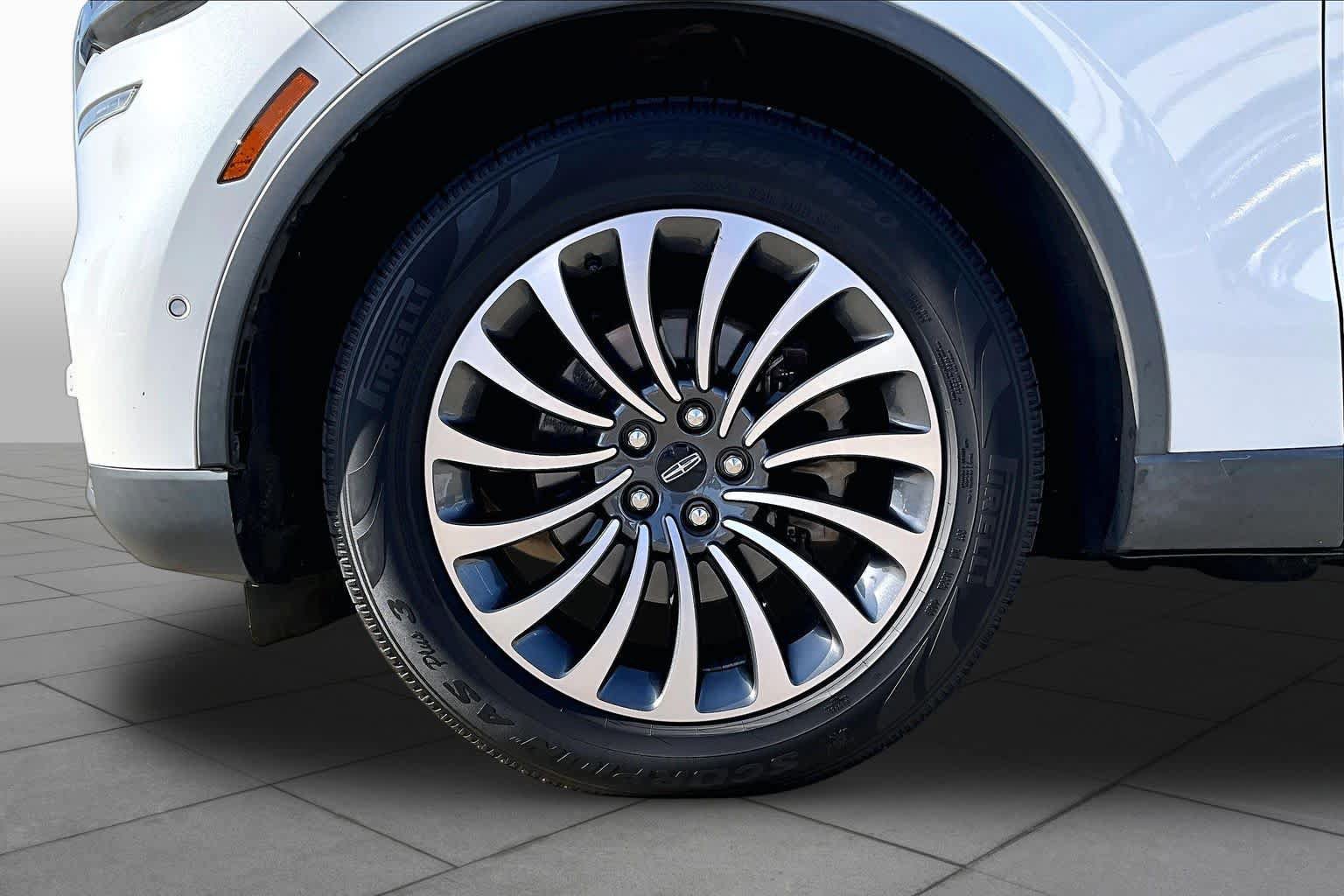 Used 2020 Lincoln Aviator Reserve w/ Equipment Group 201A RWD image 10