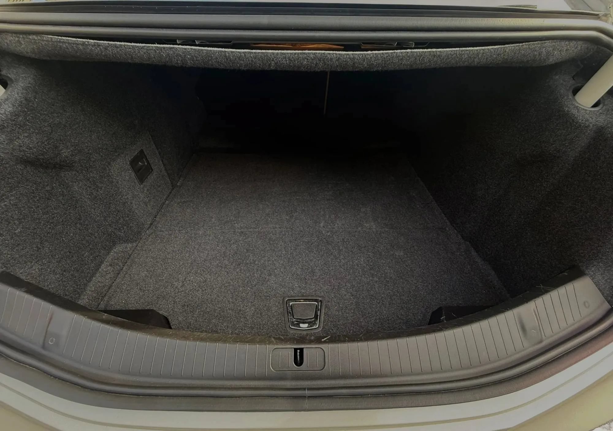Used 2013 Cadillac XTS Premium FWD image 53