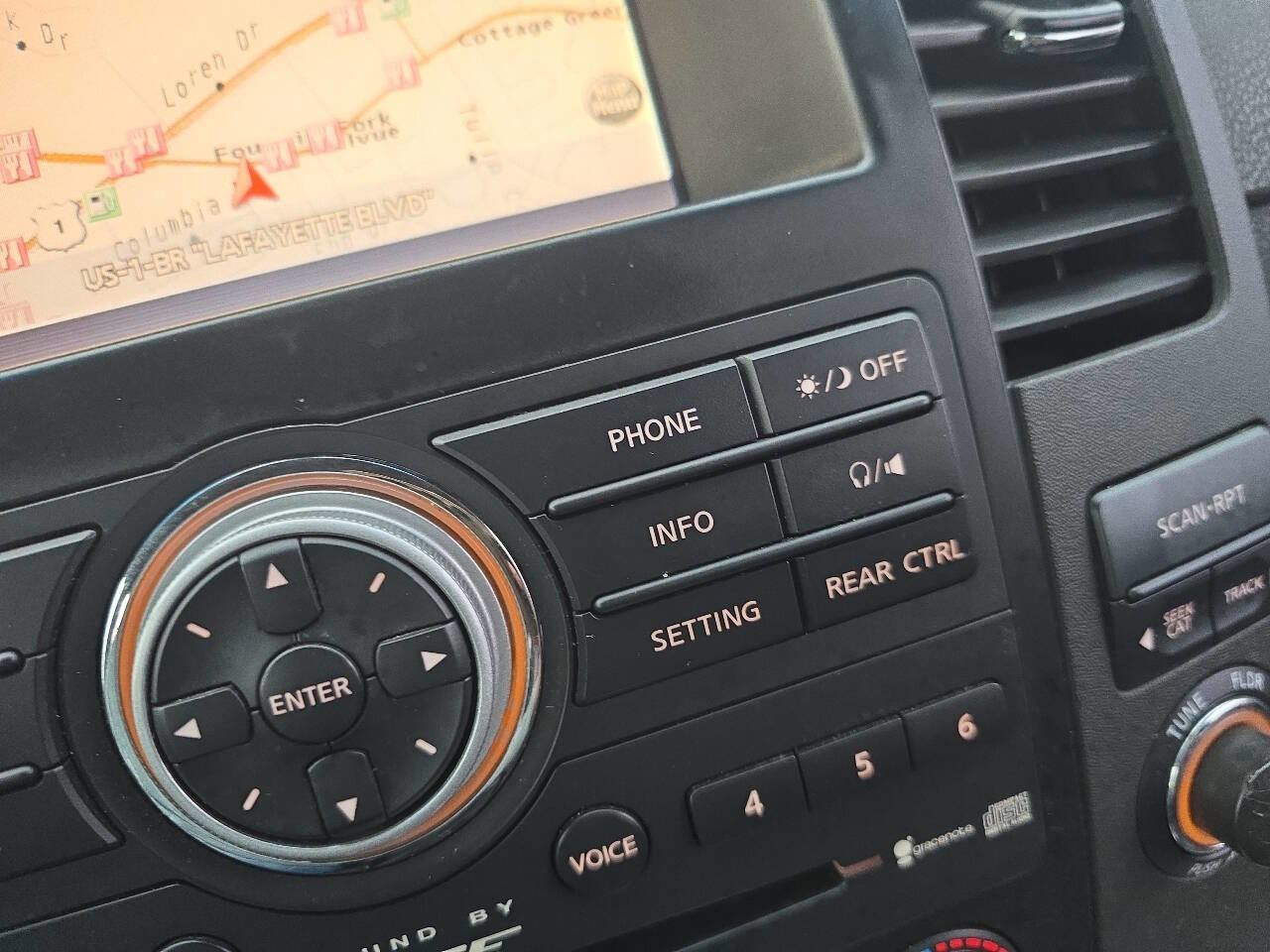 Used 2011 Nissan Pathfinder LE w/ Navigation Pkg image 35