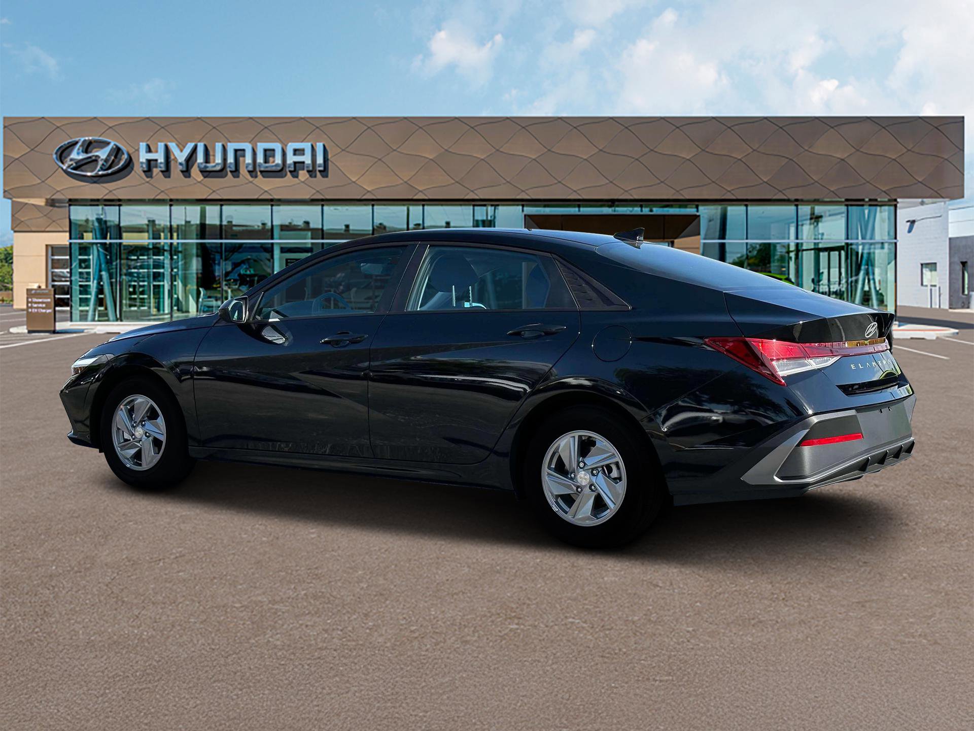 New 2025 Hyundai Elantra SE image 4