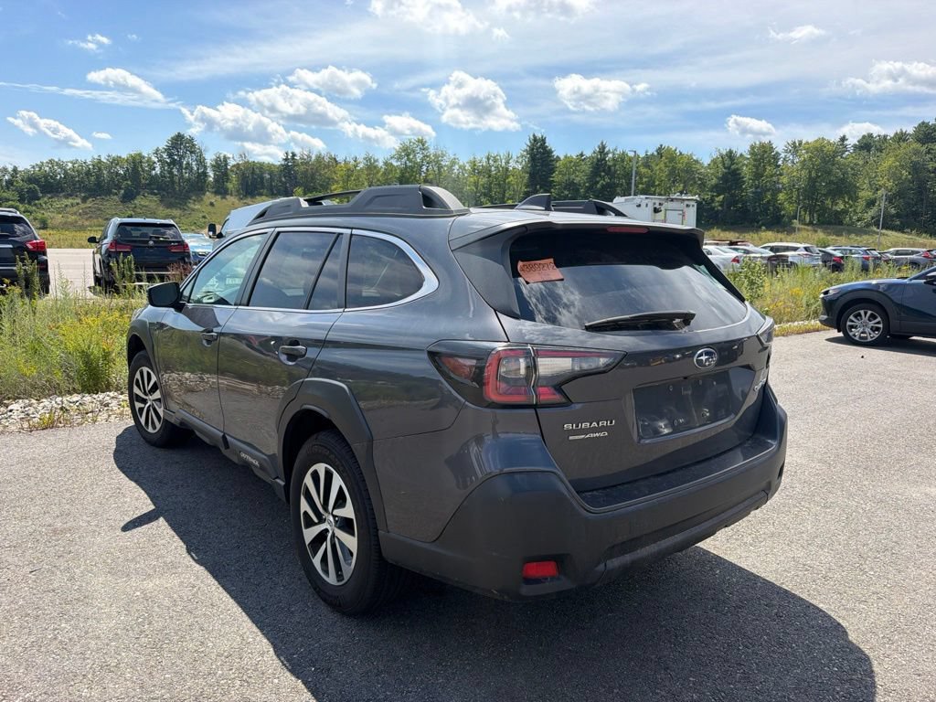 Used 2023 Subaru Outback Premium AWD/4WD image 2