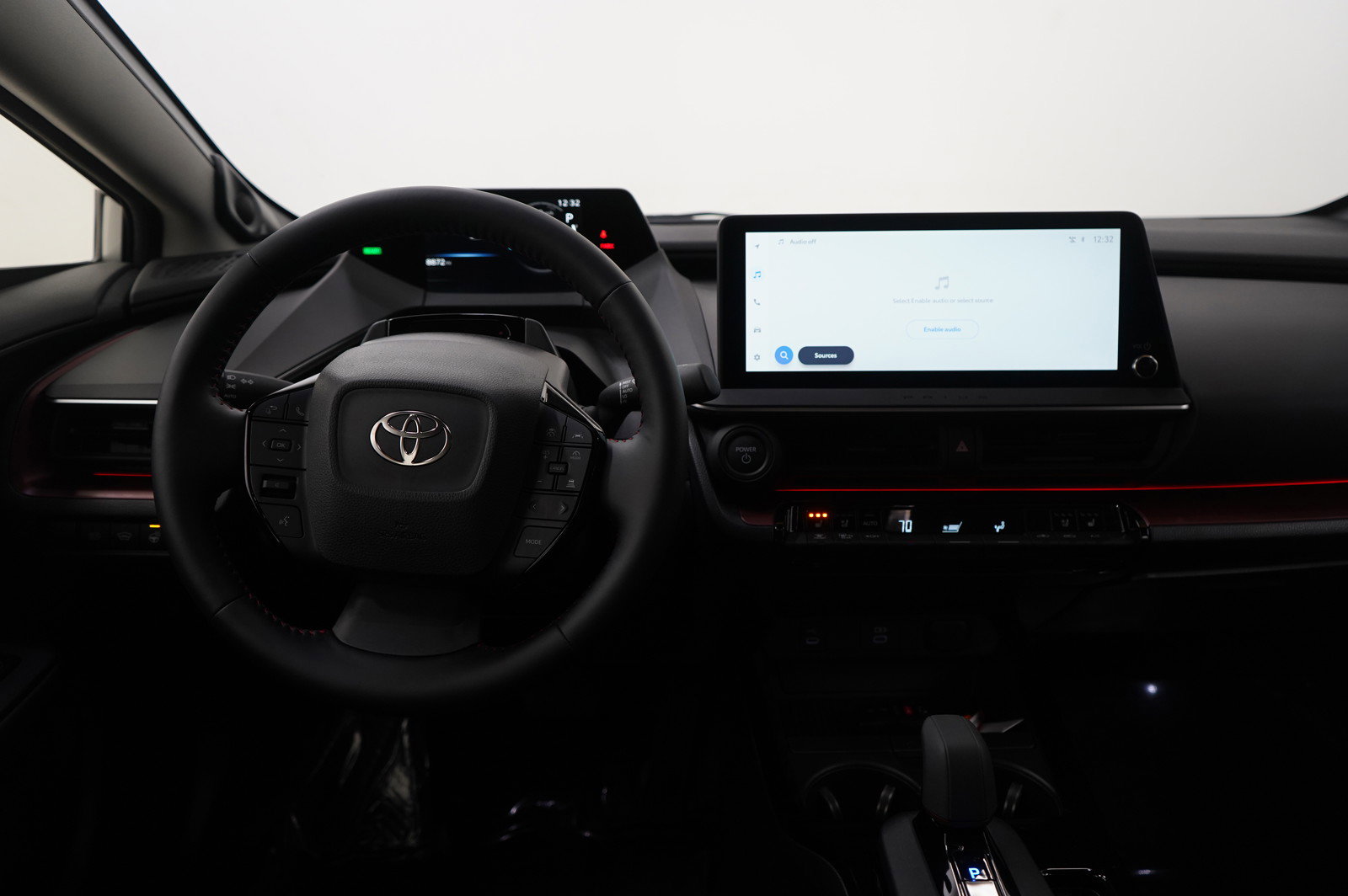 Used 2025 Toyota Prius Plug-In Hybrid image 15