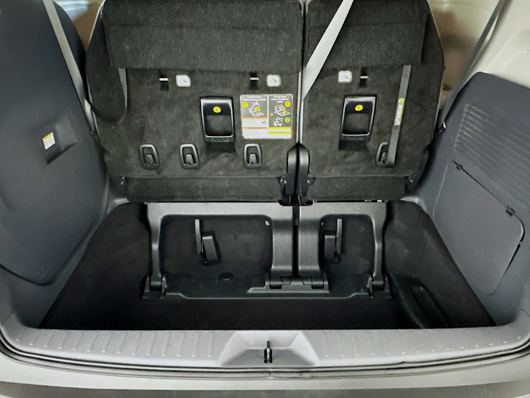 Used 2024 Toyota Sienna XLE FWD image 31